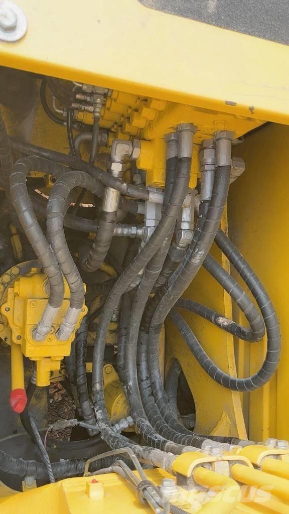 Komatsu PC 130 Midi excavators  7t - 12t