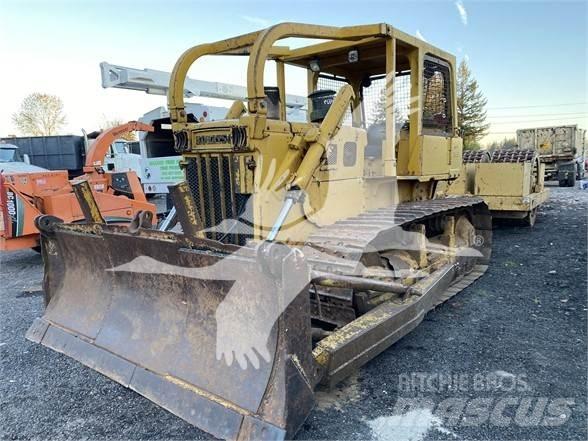 Komatsu D65E-6 Crawler dozers