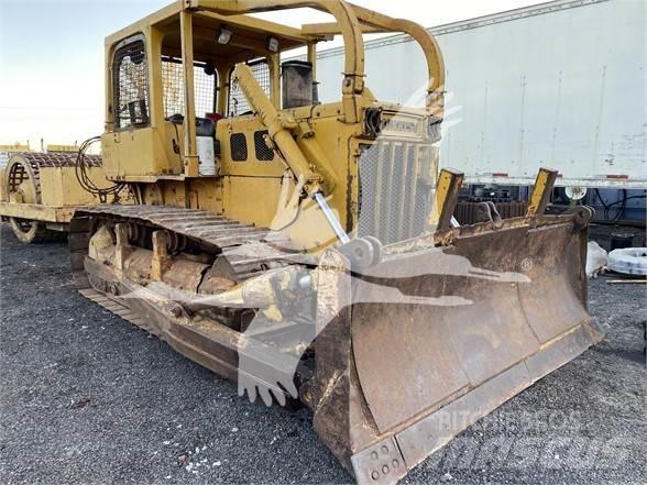 Komatsu D65E-6 Crawler dozers