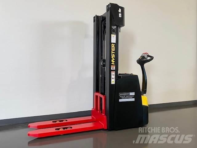 Hyster S1.2 Pedestrian stacker
