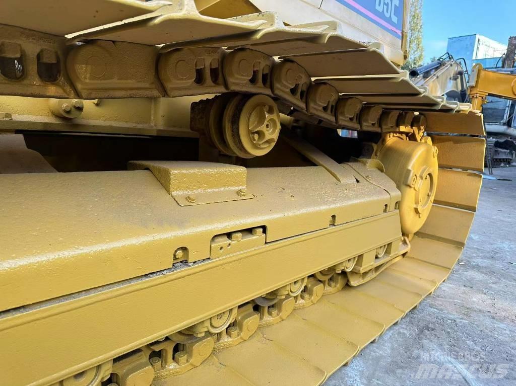 CAT D 5 C Crawler dozers