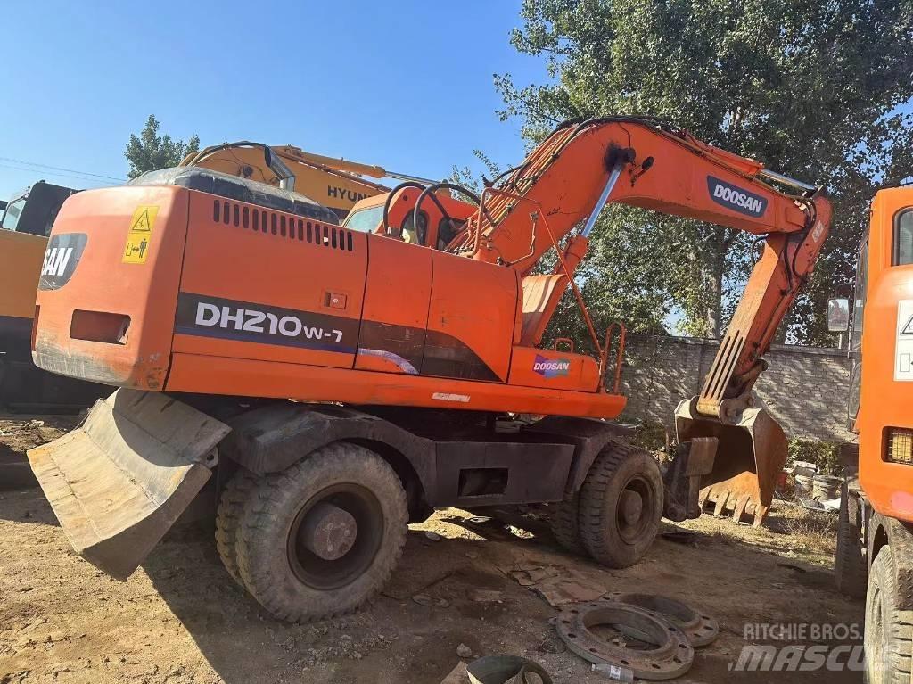 Doosan DH210w Wheeled excavators