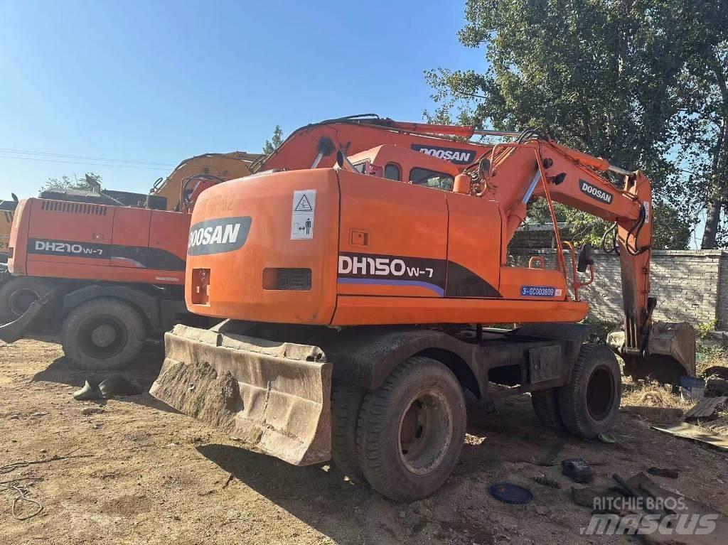 Doosan DH210w Wheeled excavators