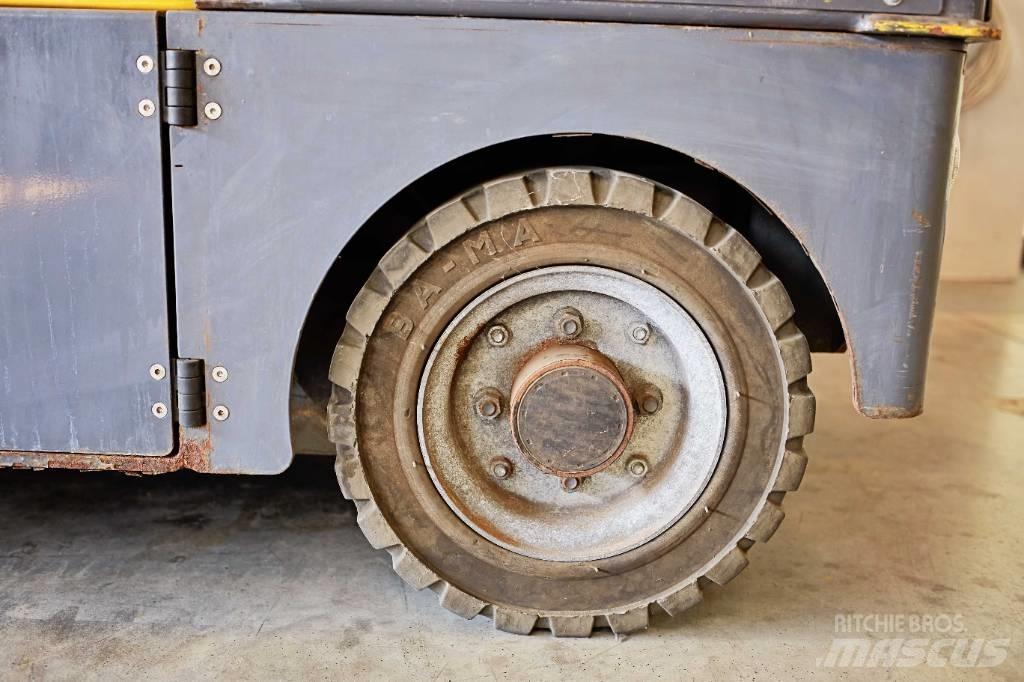 DEC Modena Towing trucks