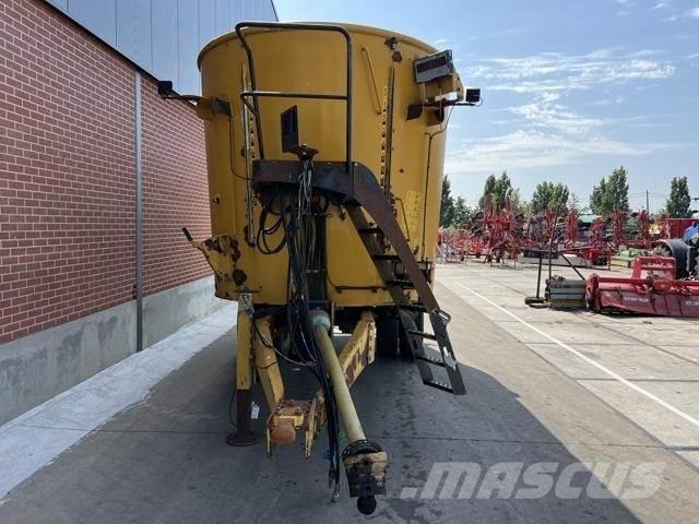  USA 850CF Mixer feeders