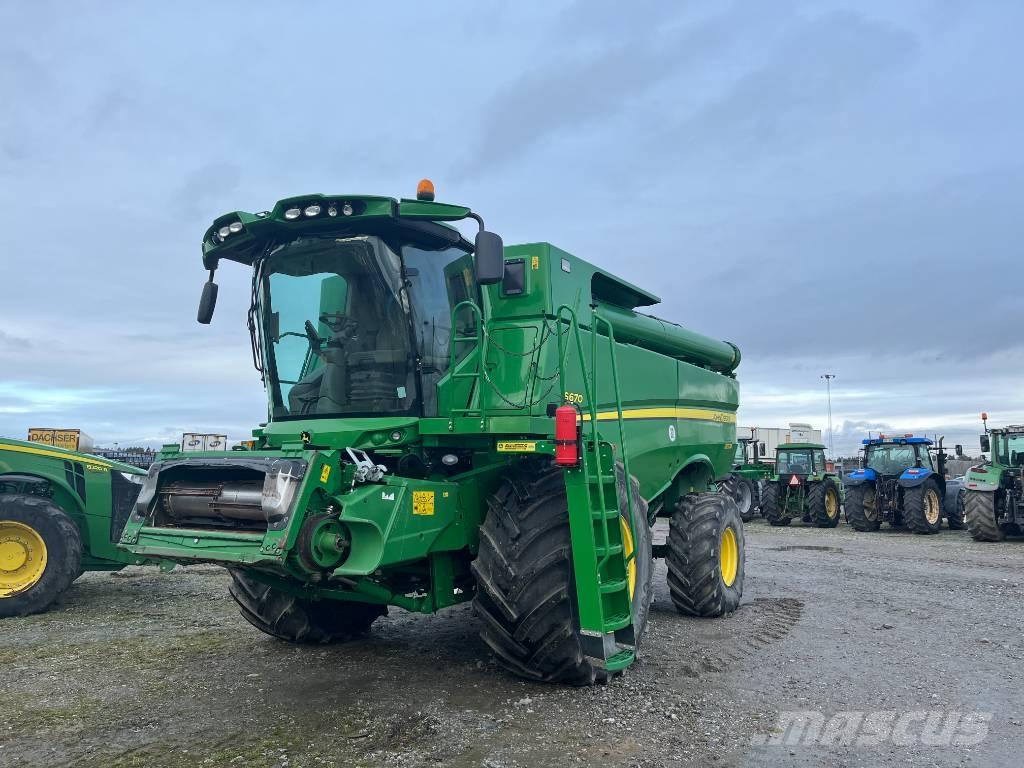 John Deere S 670 Combine harvesters