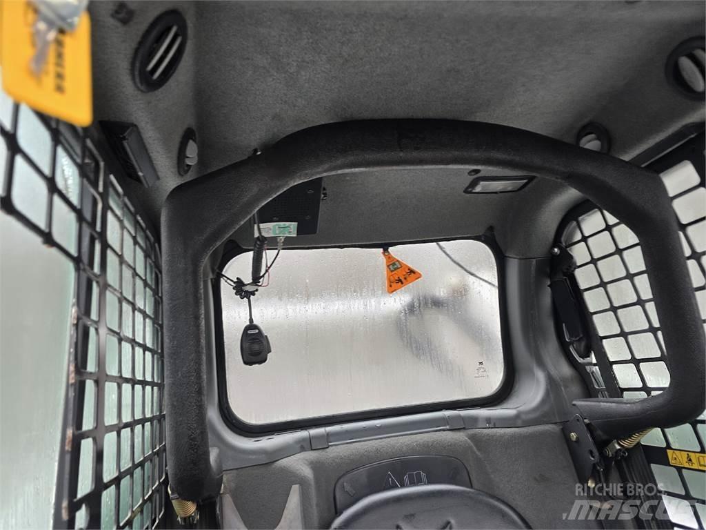 Bobcat S590 Skid steer loaders
