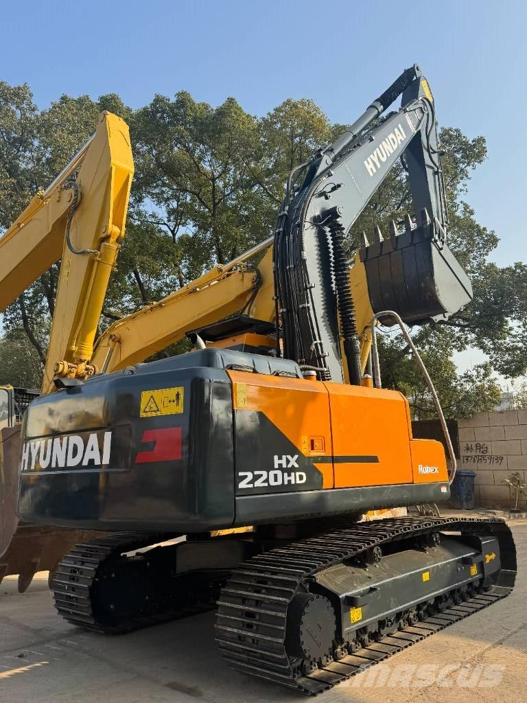 Hyundai HX 220 Midi excavators  7t - 12t