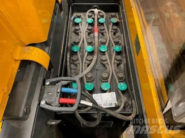 Jungheinrich ERC 214 Pedestrian stacker