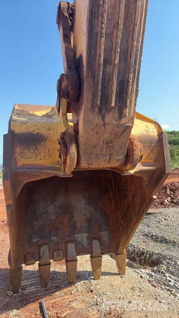 Komatsu PC500LC-10MO Crawler excavators