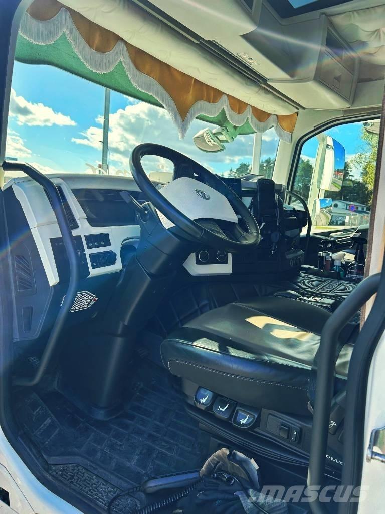 Volvo FM 380 4x2 Tractor Units