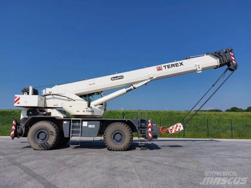 Terex RT90 Rough terrain cranes