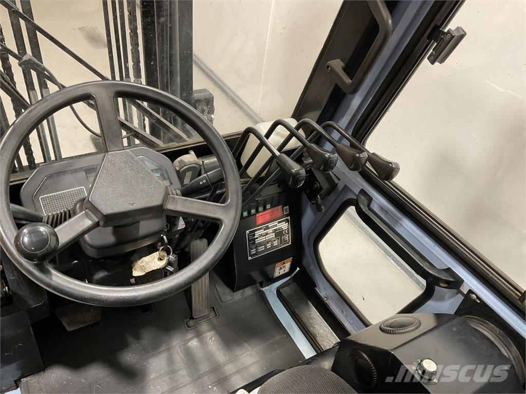 Utilev UT30P Diesel trucks