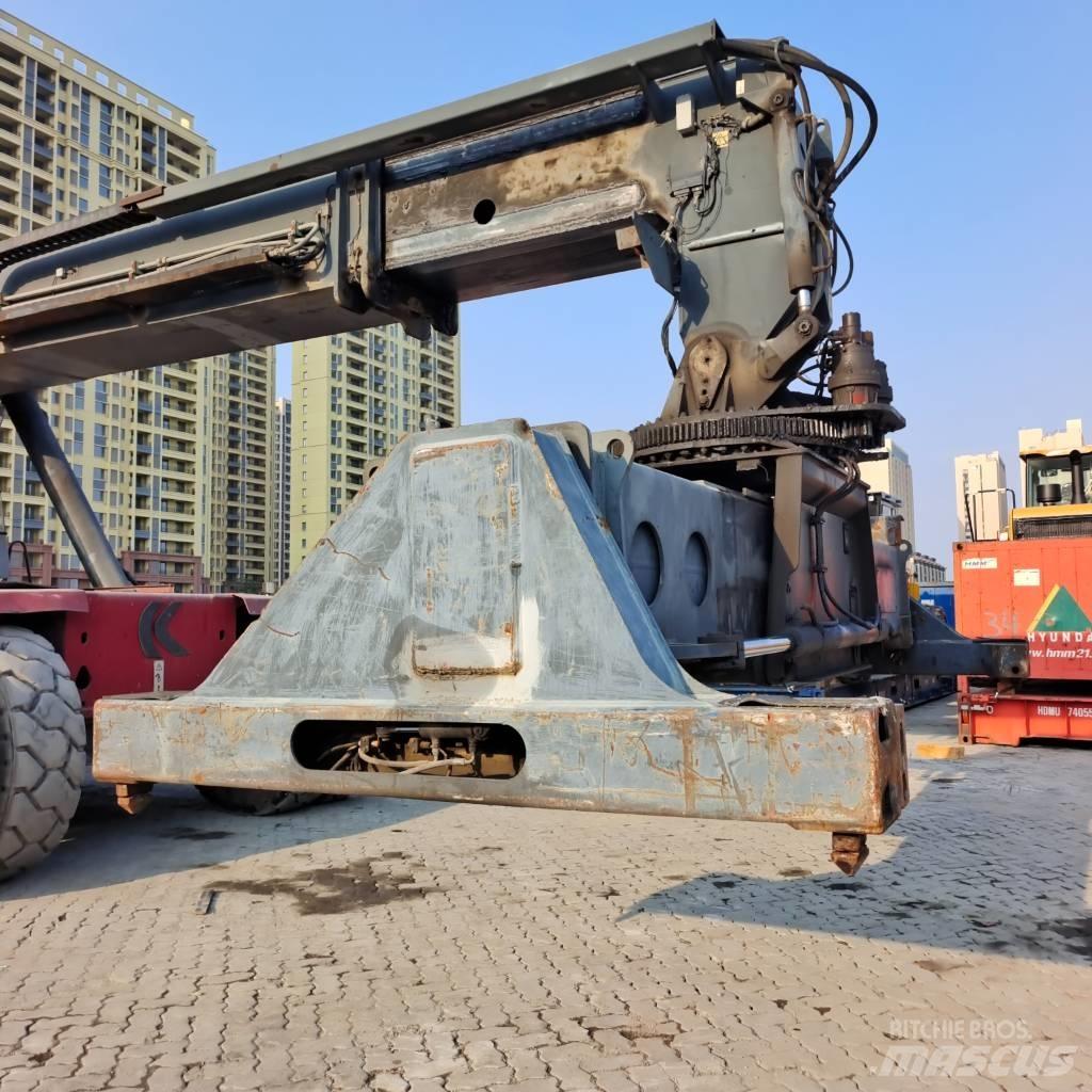 Kalmar DRD450 Reachstackers