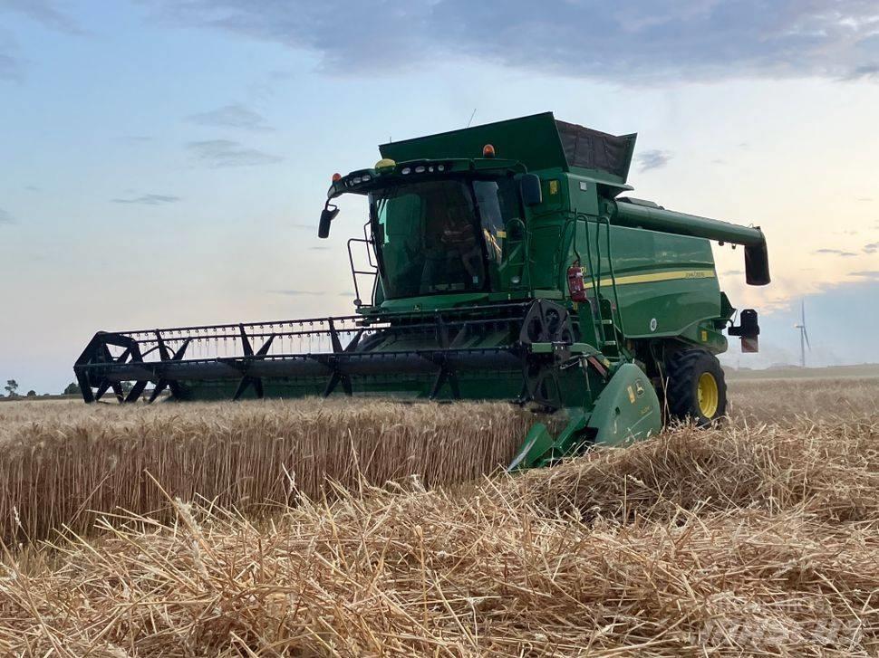 John Deere T 670 i Combine harvesters