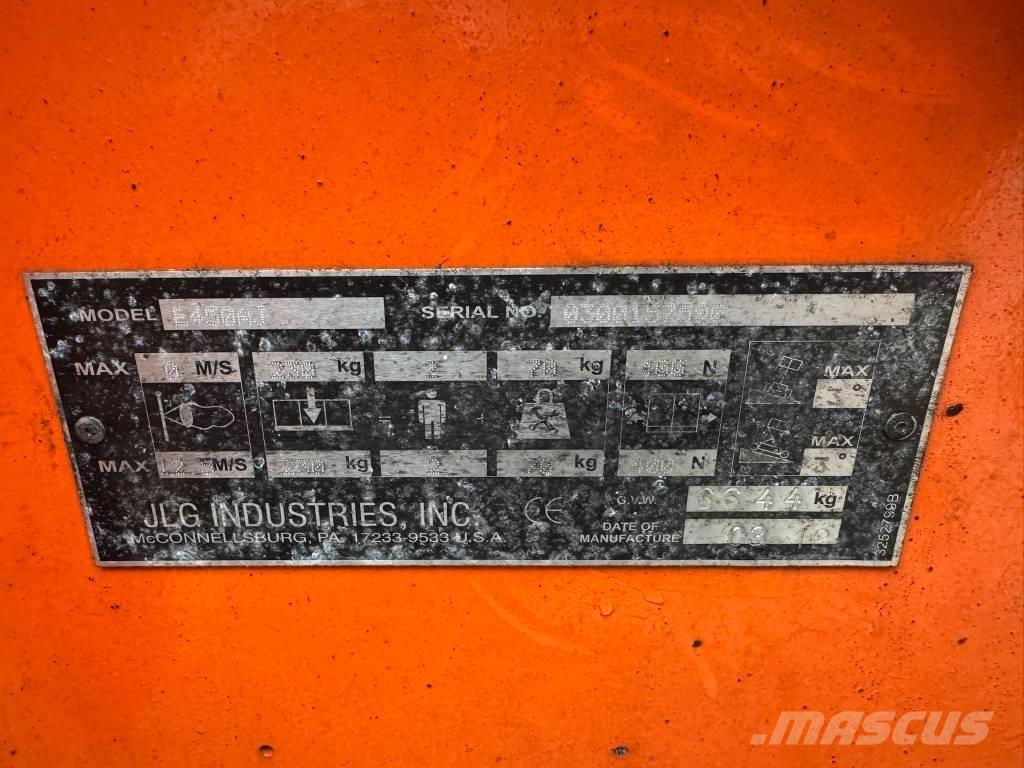 JLG E 450 AJ Articulated boom lifts