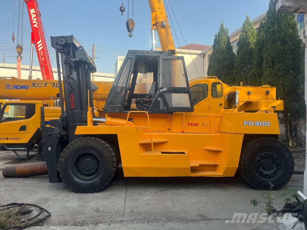 TCM FD 30 Diesel trucks