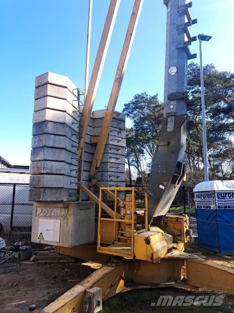 Potain HD 32 A Self erecting cranes