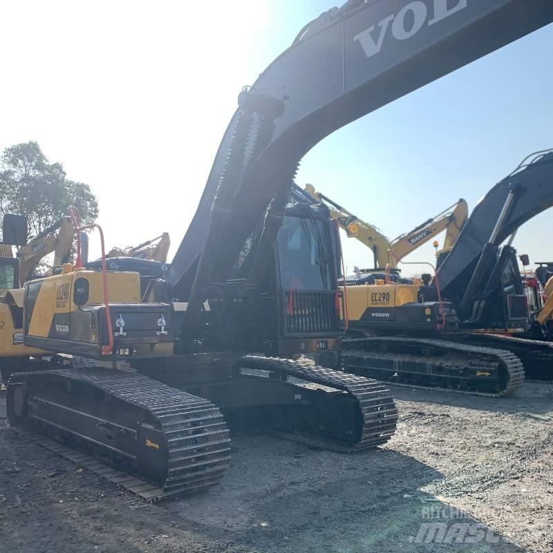 Volvo EC 240 Crawler excavators