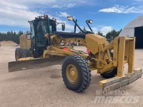 CAT 140 M 2 Graders