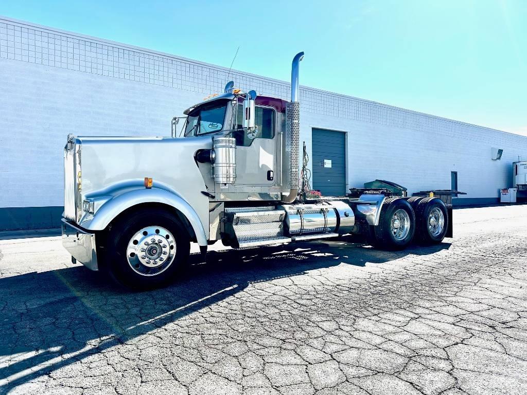Kenworth W 900 L Tractor Units