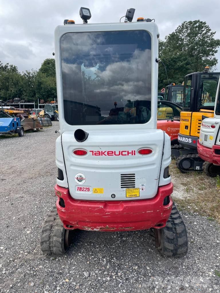 Takeuchi TB 225 Mini excavators < 7t (Mini diggers)
