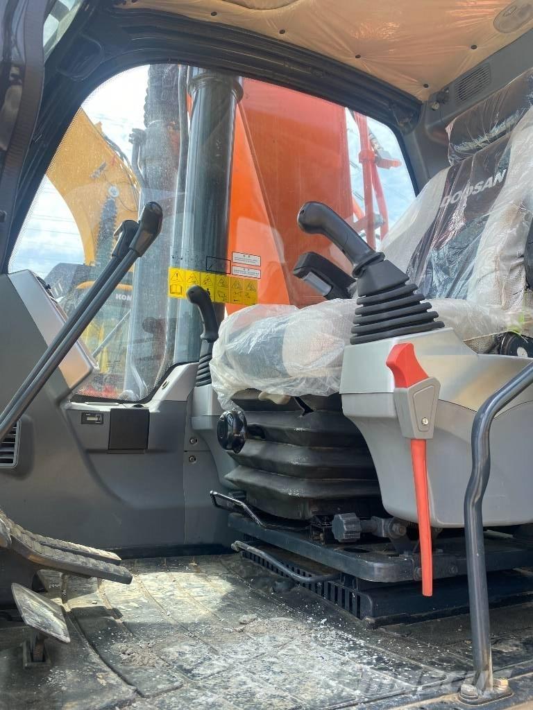 Doosan DX 300 Crawler excavators