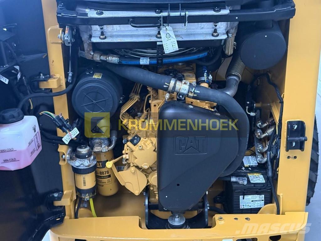 CAT 216 B3 Skid steer loaders