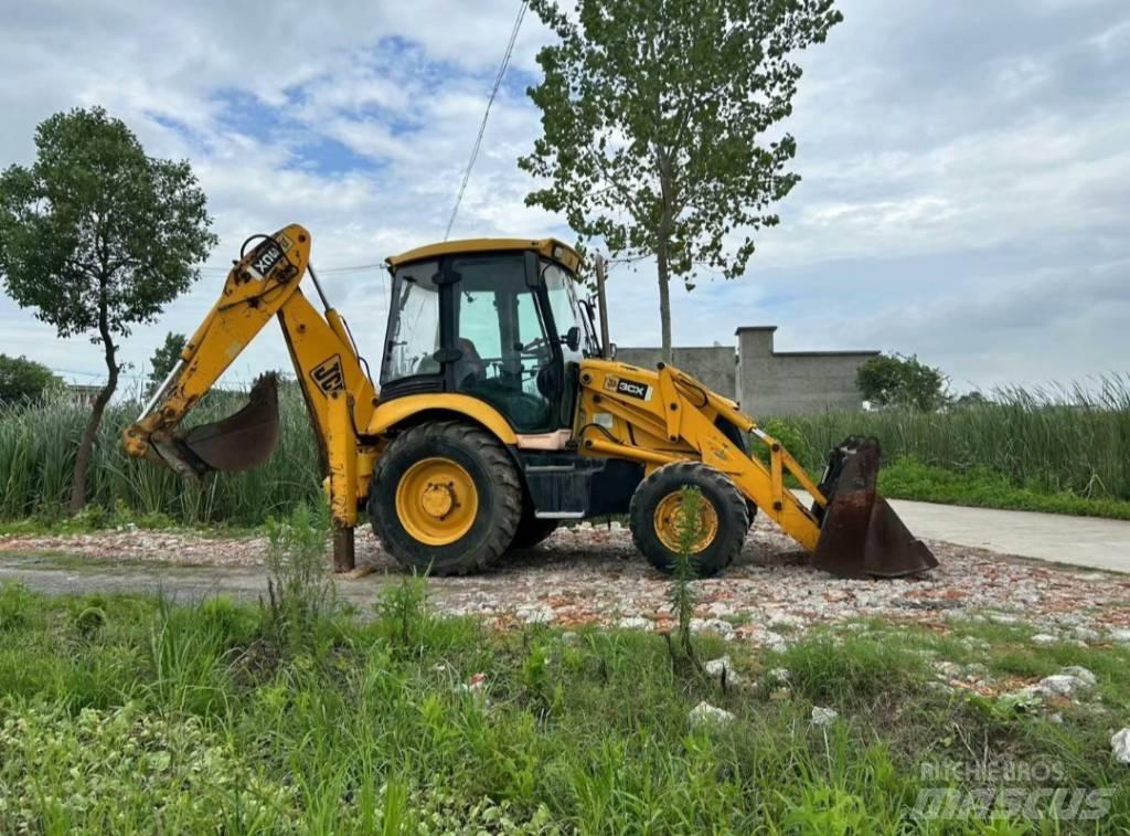 JCB 3 CX Backhoe loaders