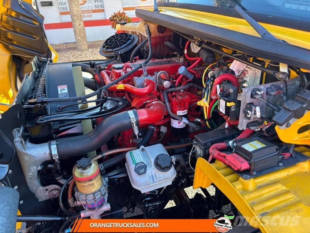 Freightliner M2 Box body trucks