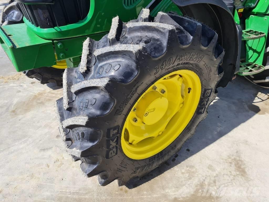 John Deere 5090 M Tractors