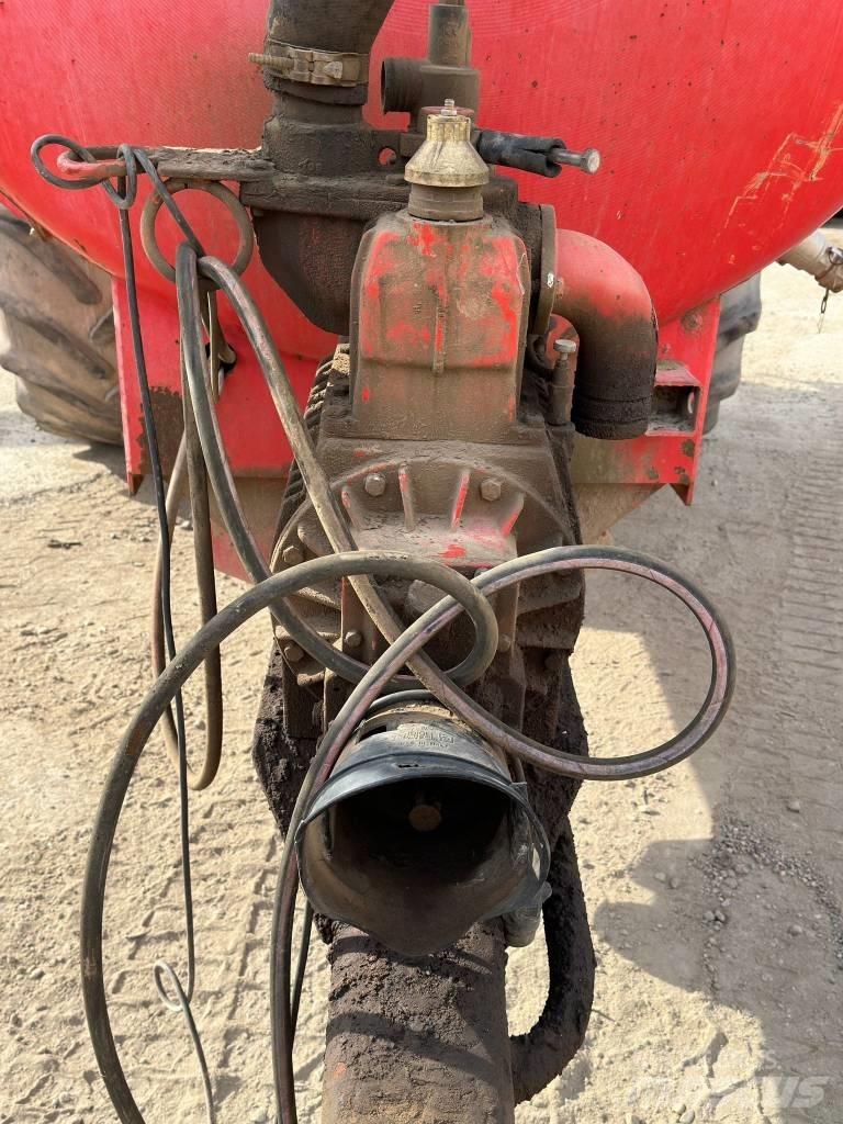 Herbst T2000R Slurry tankers