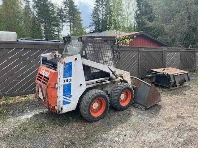 Bobcat 743 Skid steer loaders