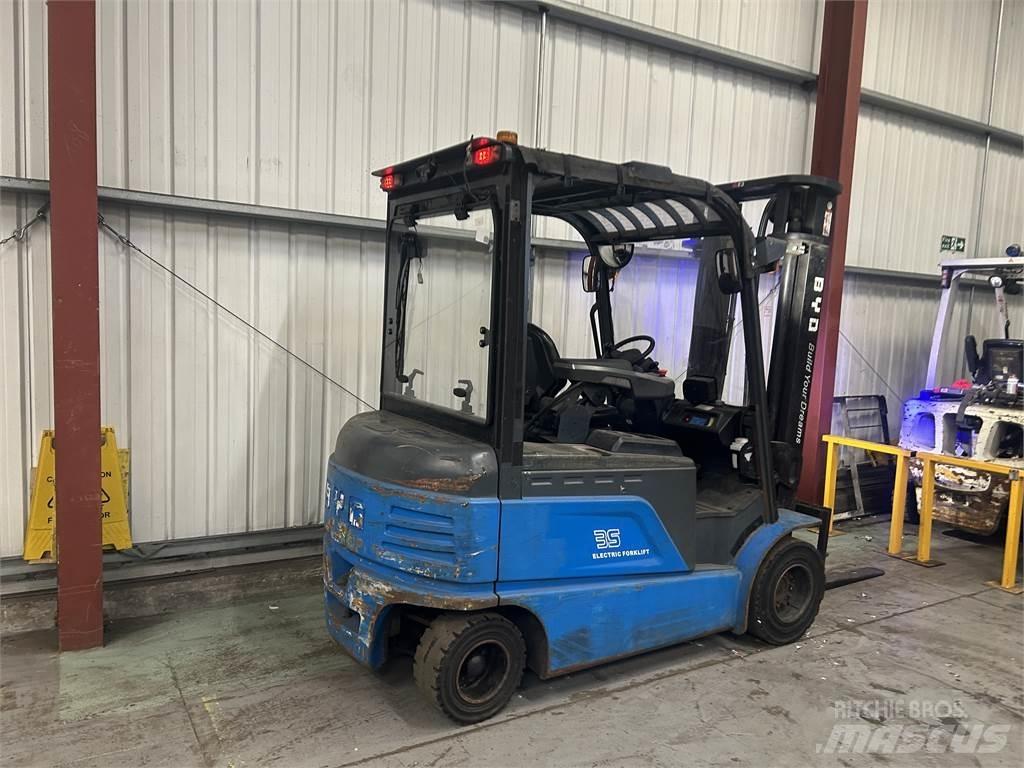  ECB35C Electric forklift trucks