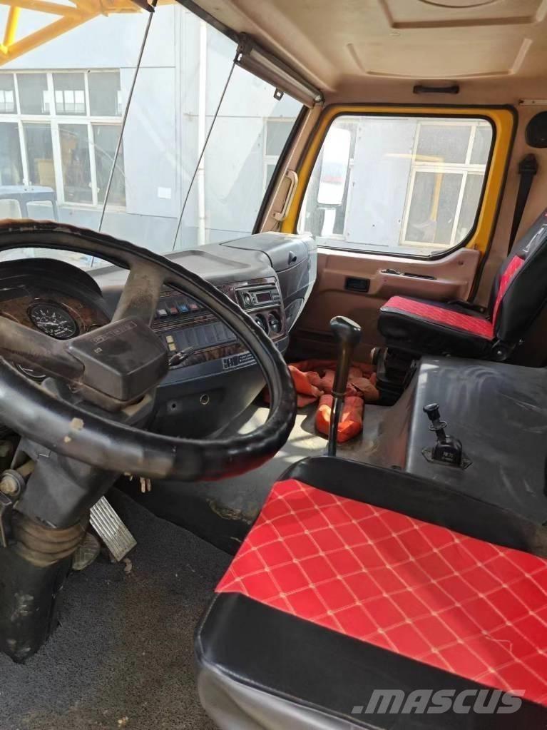 XCMG QY 70 K Rough terrain cranes