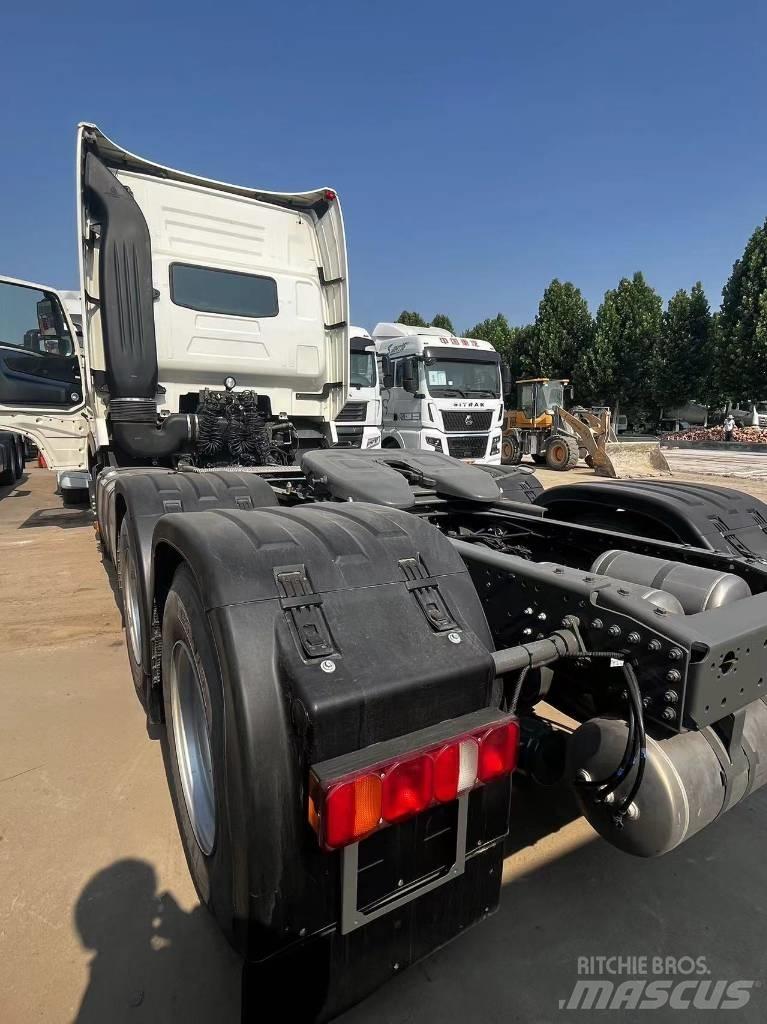Sinotruk T7H Tractor Units