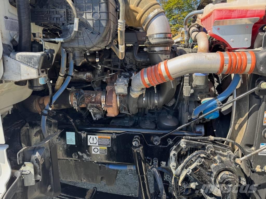 Peterbilt 567 Tipper trucks