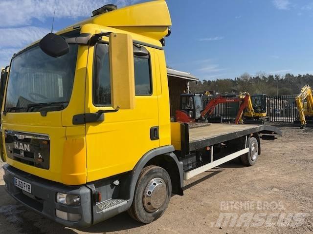 MAN 7.150 Beavertail Flatbed / winch trucks