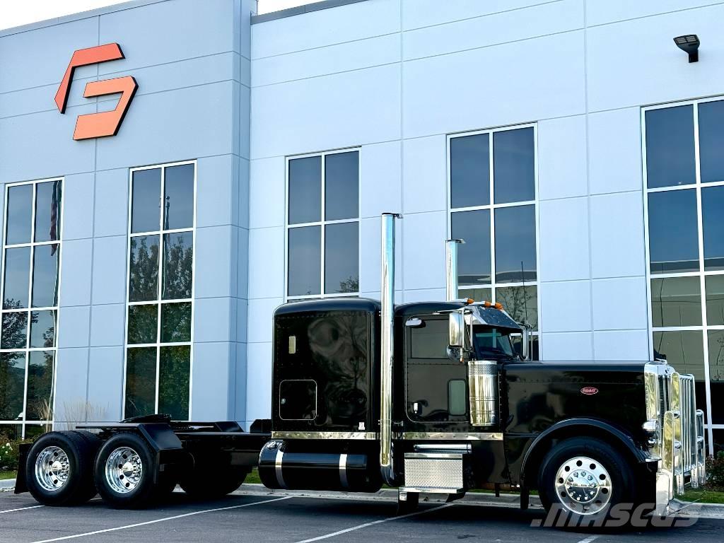 Peterbilt 389 PRIDE Tractor Units