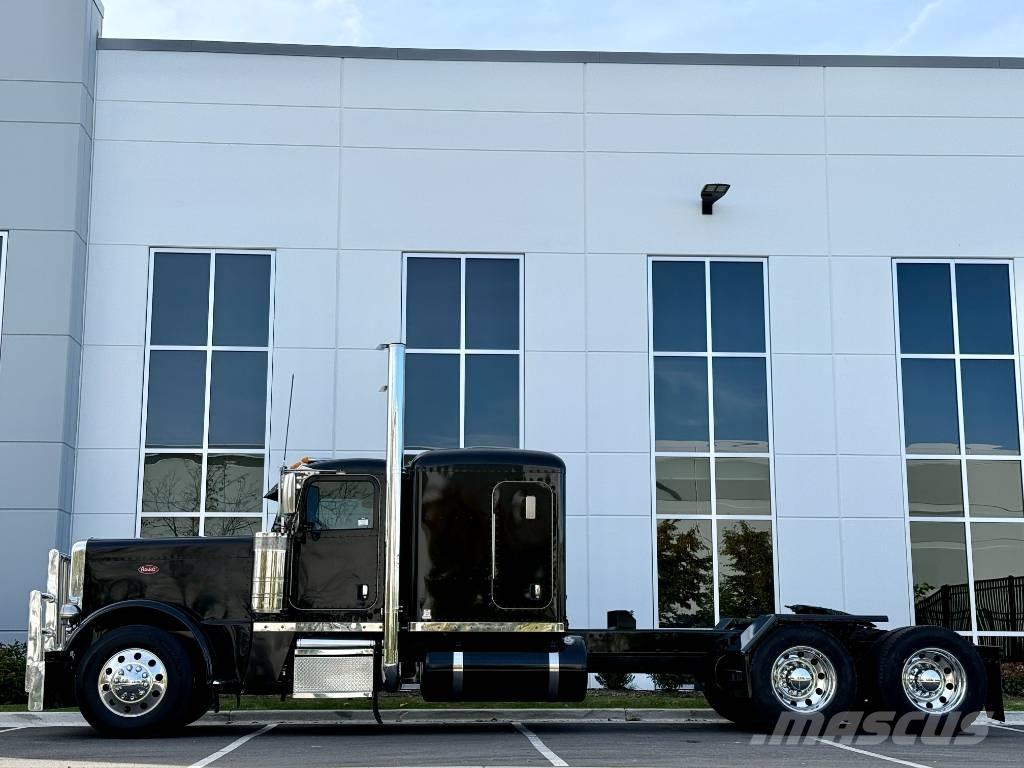 Peterbilt 389 PRIDE Tractor Units