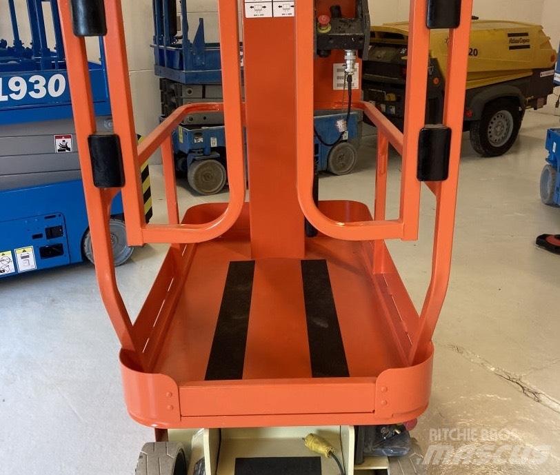 JLG 1230 ES Vertical mast lifts