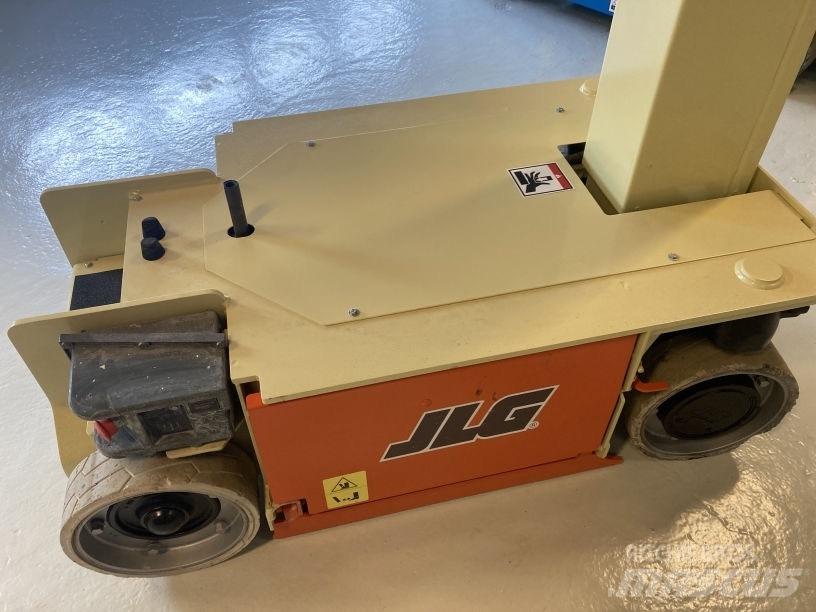 JLG 1230 ES Vertical mast lifts