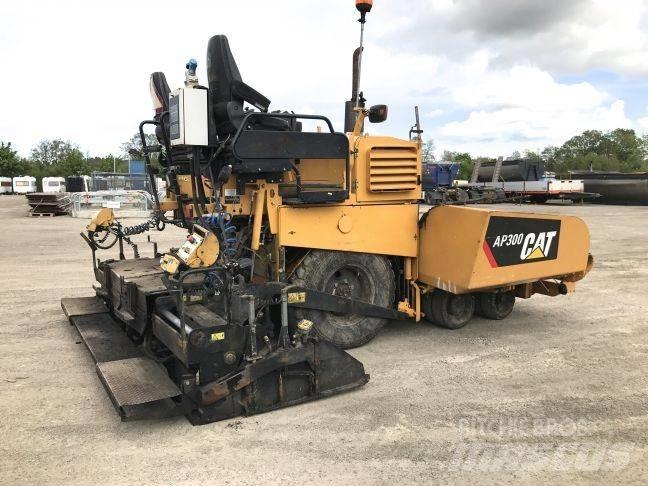 CAT AP 300 Asphalt pavers