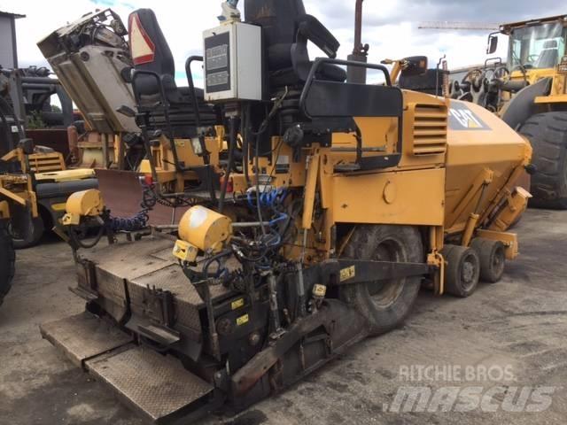 CAT AP 300 Asphalt pavers