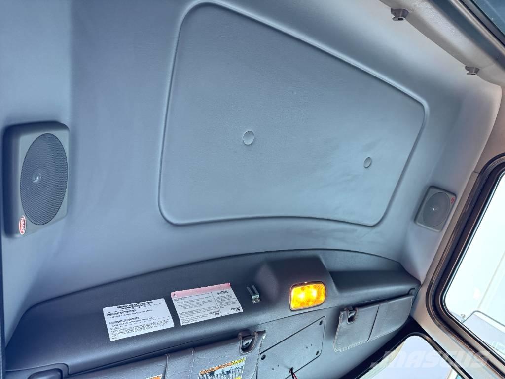 Peterbilt 348 Tipper trucks