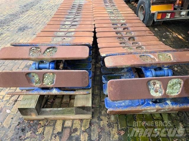 Sennebogen Tracks Tracks, chains and undercarriage