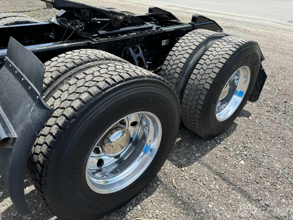 Kenworth T 680 Tractor Units