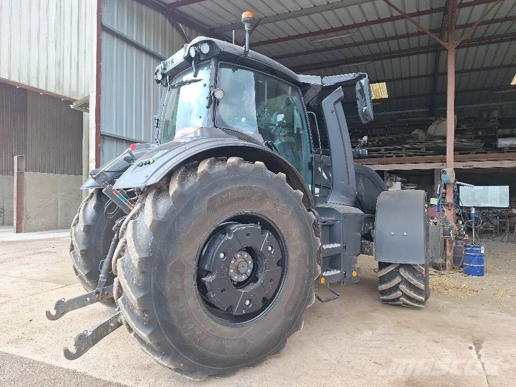 Valtra Q265 Tractors