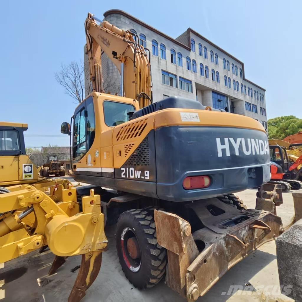 Hyundai R210W-9 Wheeled excavators