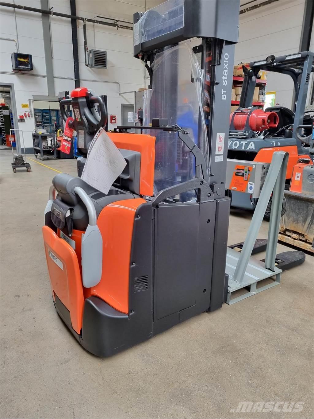 Toyota BT SPE160L Pedestrian stacker